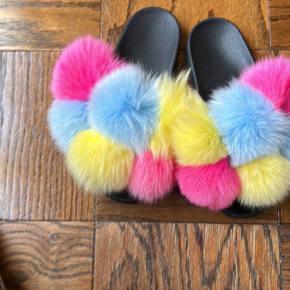 Fur slides shoes size 39 /8 Barbie pink yellow blue - Picture 9 of 13